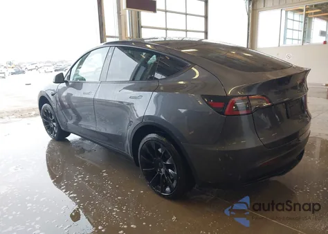 2022 Tesla Model Y Long Range Dual Motor All-Wheel Drive z USA, uszkodzony, nr VIN 7SAYGDEE6NA022703